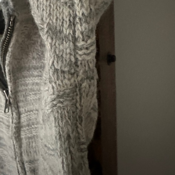 Aritzia Wilfred Knit Zip Up Cardigan size xs - Picture 5 of 10